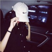 戴帽子的一男一女情侣头像图片