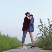 微信情侣两张一对恩爱高清头像图片