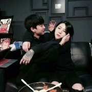微信情侣头像嬉戏打闹图片