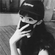 微信黑白女生头像戴口罩