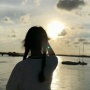 微信女生头像唯美侧脸夕阳图片