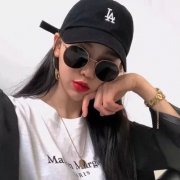 时尚帽子图片女生头像