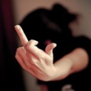 女生竖中指霸气图片超拽头像