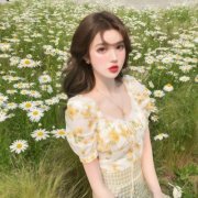 微信时尚唯美森林系女生头像