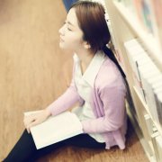 女生图书馆意境头像图片