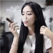 qq头像女生抽烟霸气霸气图片