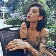 抽烟头像女生霸气十足照片