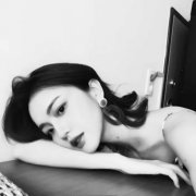 微信高冷黑白女头高清图片