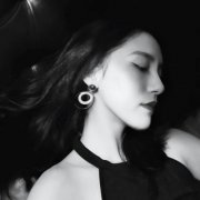 微信黑白头像女生真人气质图片