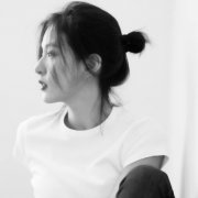微信丧系黑白女生头像伤感图片