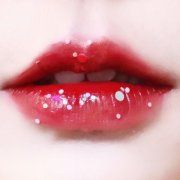 女生性感红色嘴唇高清头像图片