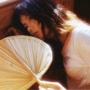 女生伤感拿蒲扇头像图片