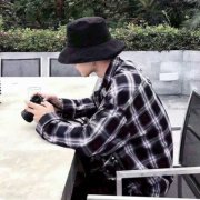 网图男生头像背影伤感