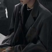 2025年最流行微信头像男生