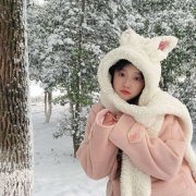 冬天雪地帽子女生头像 高清好看的冬季雪地可爱头像女生真人图片