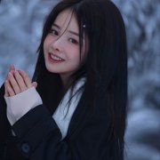 冬日一男一女雪景情侣头