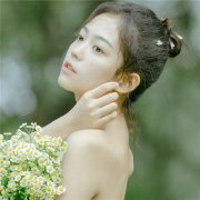 女生露肩露背头像仙气清