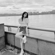 黑白情头一人一张 好看的高清黑白情侣头像一男一女图片