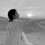 黑白一人一张高清情头120张