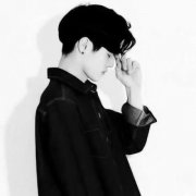 情侣头像黑色系一左一右真人图片 心生爱意