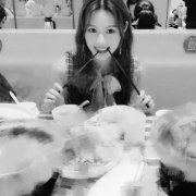 黑白单人情侣头像 邂逅一场爱情风的甜蜜蜜