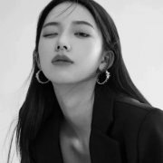 女士高冷黑白头像图片高