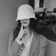 女生高清黑白真人微信头像图片精选114张