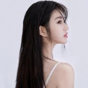 2025最火微信头像真人女生
