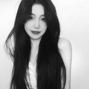 2025女生头像黑白真人最新